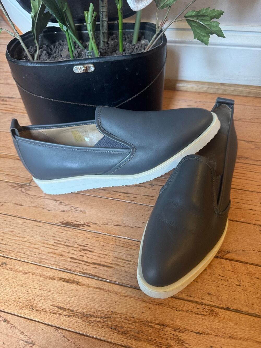 Everlane The Leather Street shoe in navy 8.5 (900